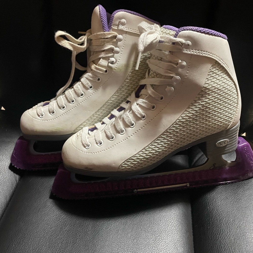 Riedell ice skates girl size 5